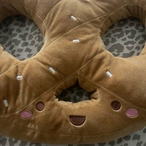 Pretzel Pillow